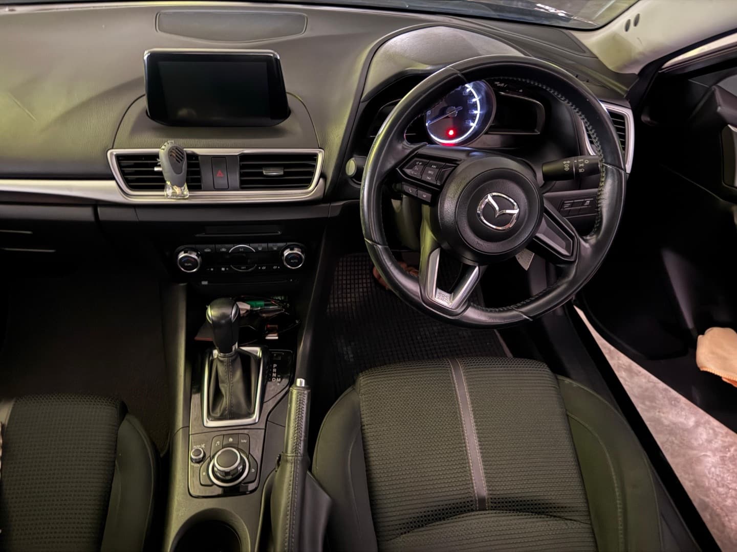 Mazda 3 2017 Automatic thumbnail 7