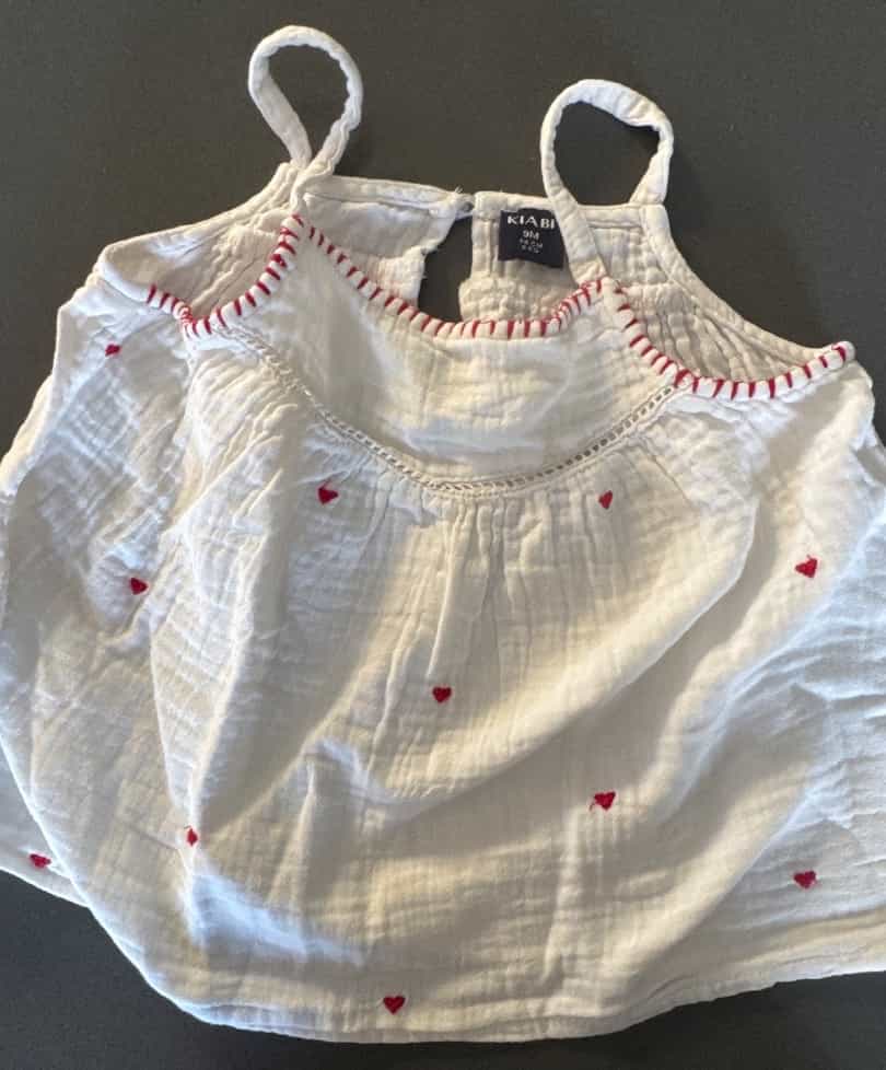 Kiabi Baby Girl White Top with Red Hearts 9 Months