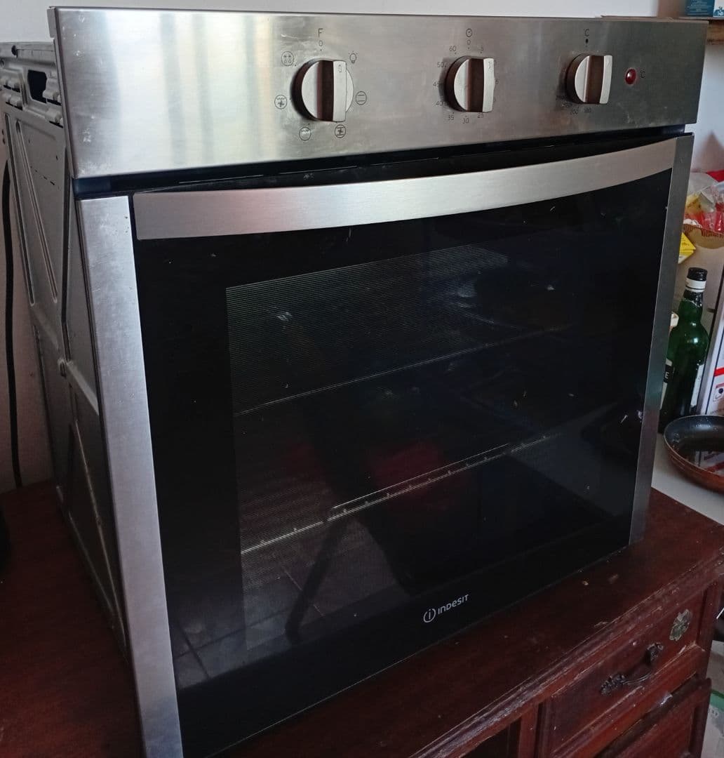 Indesit Built-in Oven 66L Stainless Steel - Image 1 of 3