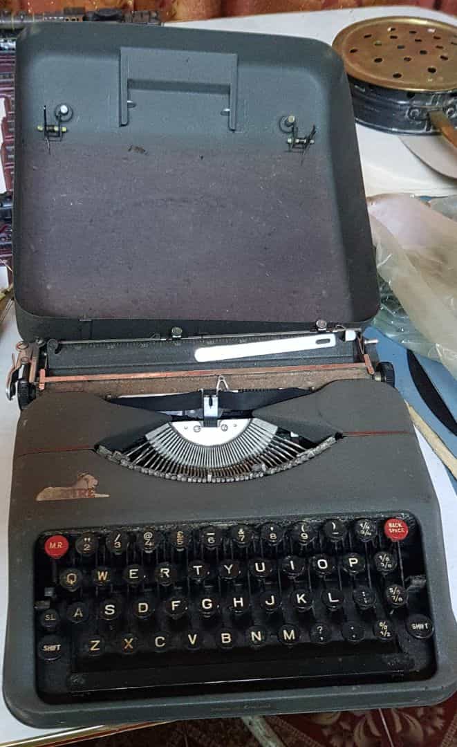 Empire Portable Typewriter Vintage Gray