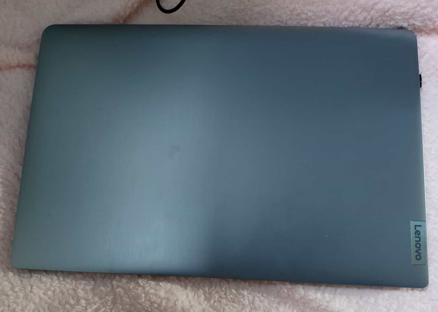 Lenovo IdeaPad 3 15IAU7 Laptop